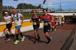 Geuzenloop zoetermeer SMC Rijnland hardloopanalyse Leiden Marathon Singelloop hardloopblessure hardlooptechniek